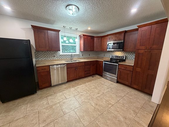 2nd image of 4700 Leanna Rd