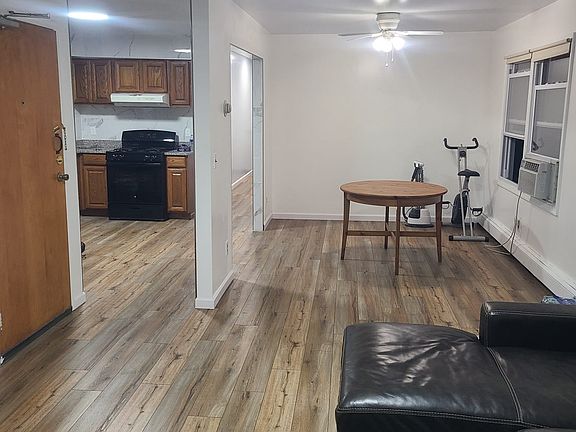 4th image of 926 Pavonia Ave APT 3