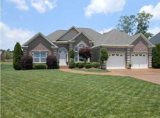 8645 Streamside Dr, Ooltewah, TN 37363