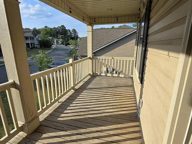 1011 Poplar St — Photo 3