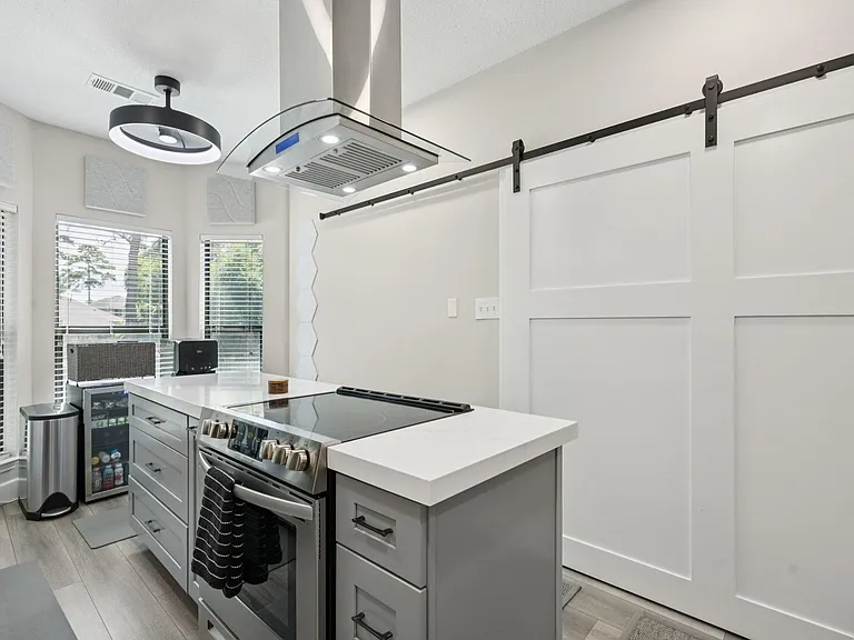 500 River Rd #106 — Photo 13