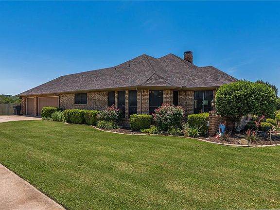3rd image of 138 Highland Terrace Cir