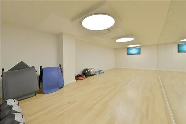 Rented by Compass | media 21