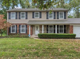 11860 Shallowbrook Dr, Saint Louis, MO 63146
