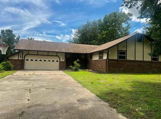1605 W Mullins Way, Arkansas City, KS 67005