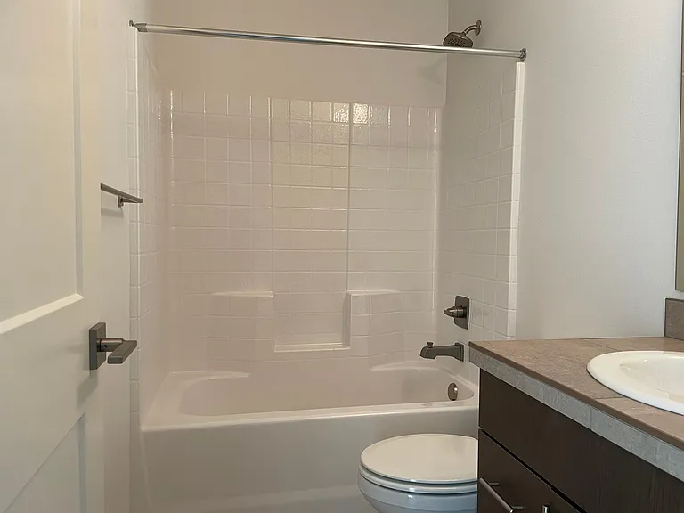 1440 157th Ct NE — Photo 11