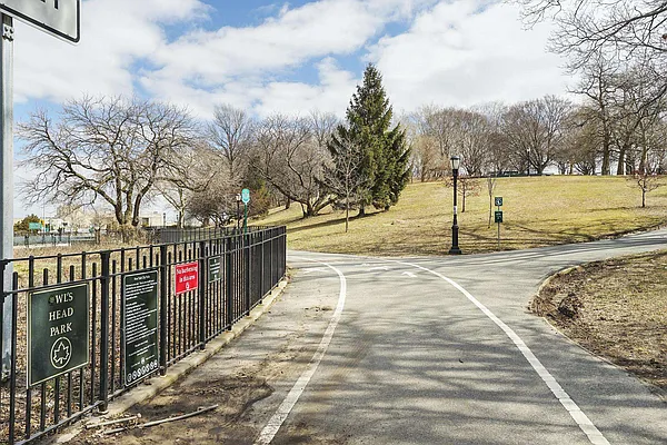 Sold by Avenue Sotheby's International Realty | media 14