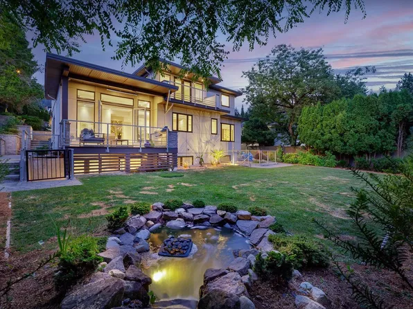 517 Granada Cres, North Vancouver, BC V7N 3A7