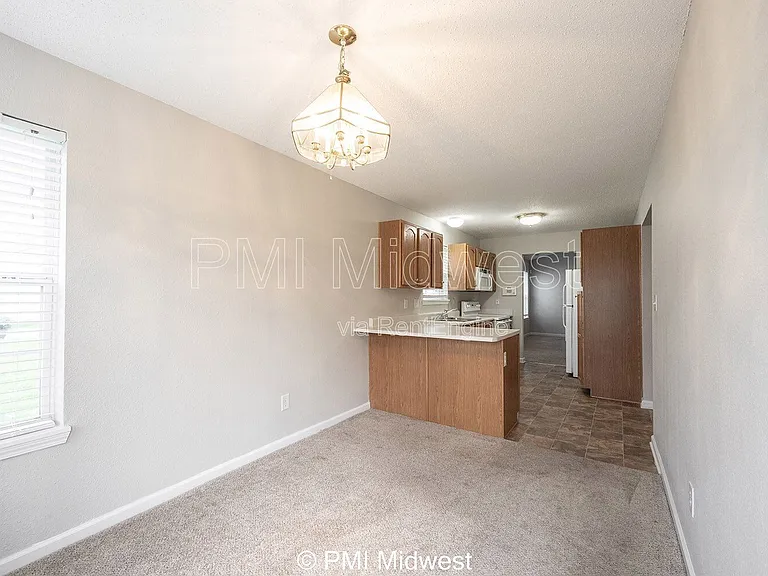 19496 Prairie Crossing Dr — Photo 9