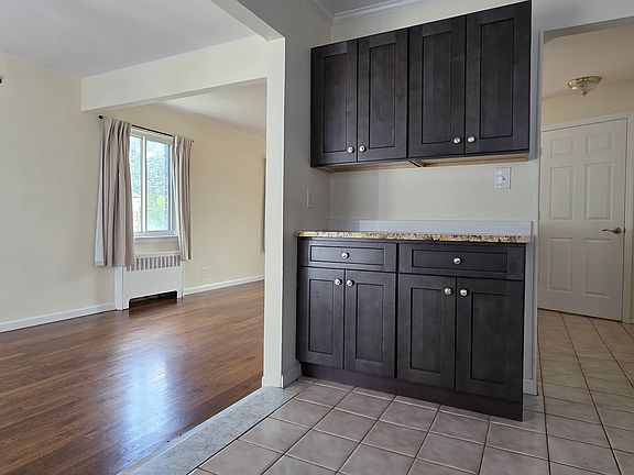 5th image of 241 Bellmore Rd Floor 1