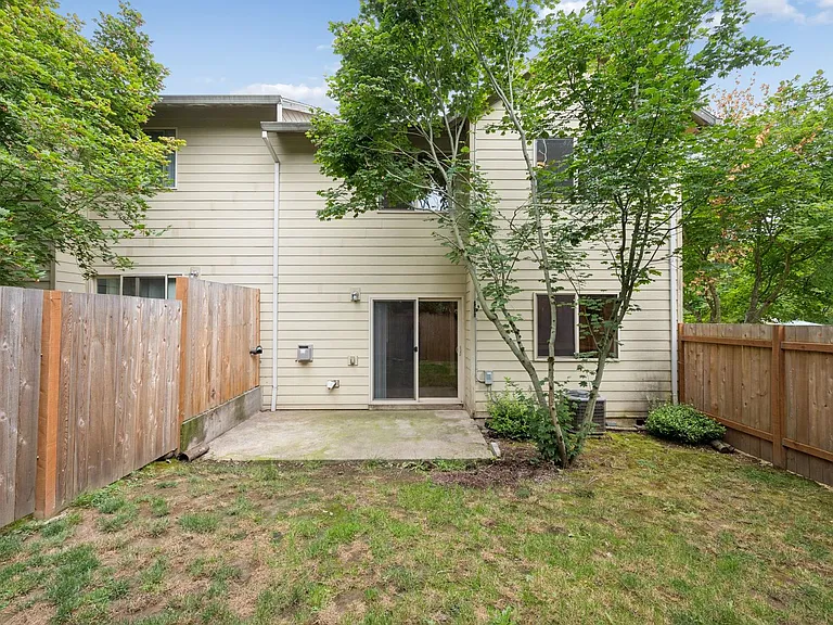 Roberts Court Townhomes — Photo 59