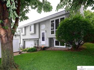 8030 Newport Ave, Omaha, NE 68122