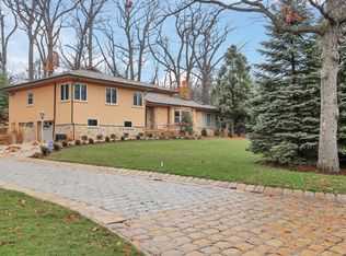 88 Devon Rd, Essex Fells, NJ 07021