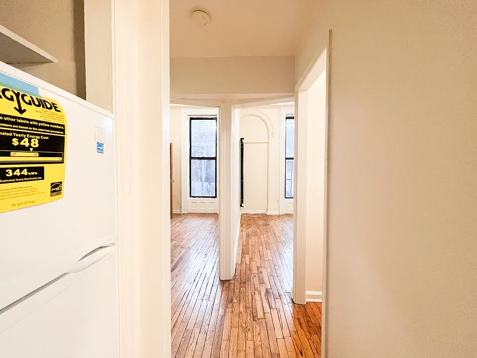 548 Franklin Ave #2