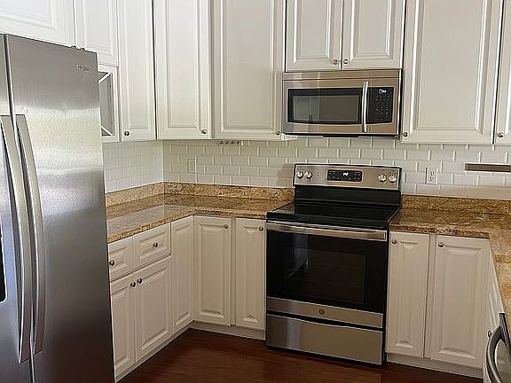 3rd image of 6563 Chasewood Dr APT F
