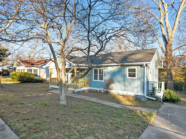 127 Marona St NE — Photo 3