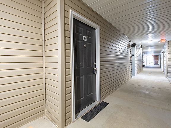 2nd image of 7104 W Friendly Ave Unit 106