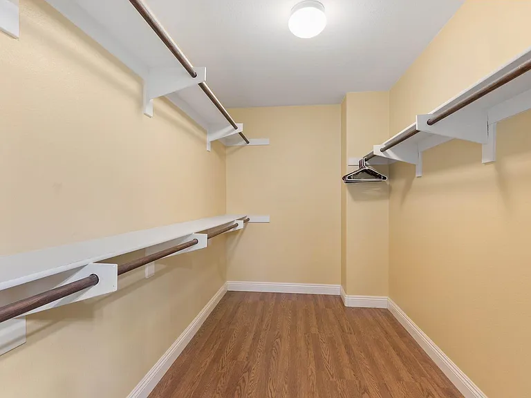 7597 Freestone Ct — Photo 3