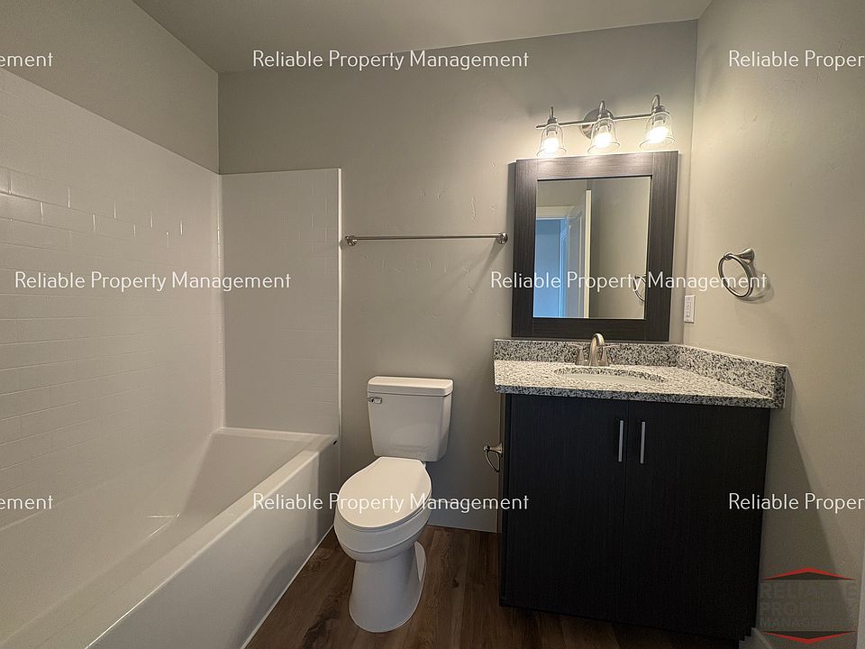 1st image of 1590 Hannah Ln #1590