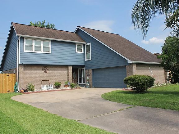 2nd image of 2705 Moss Ln