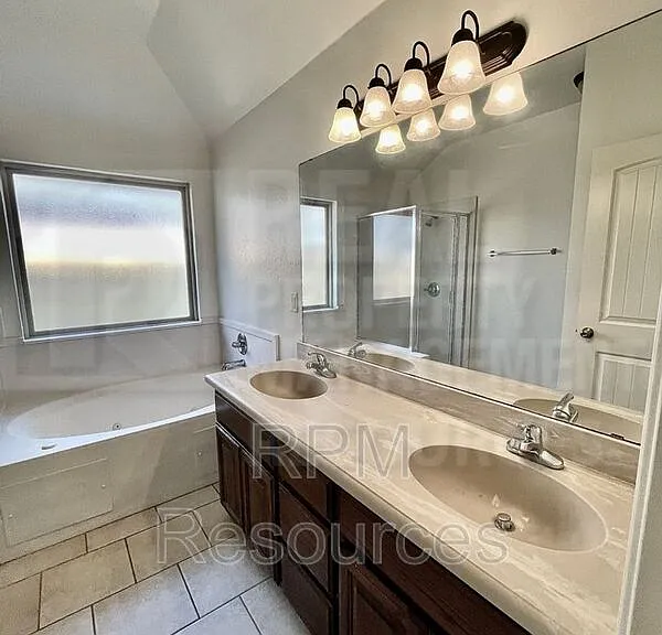 10913 SW 30th St — Photo 21