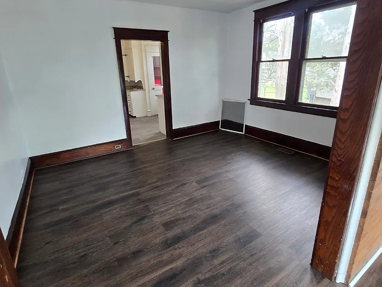 231 Thomson Ave — Photo 3