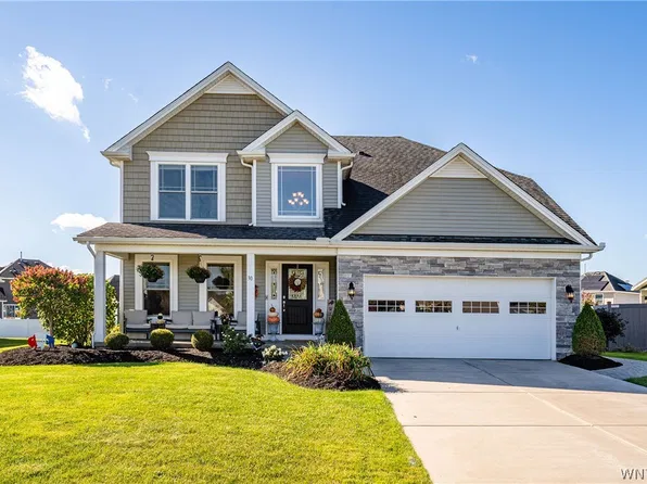 30 Magrum Ln, Lancaster, NY 14086