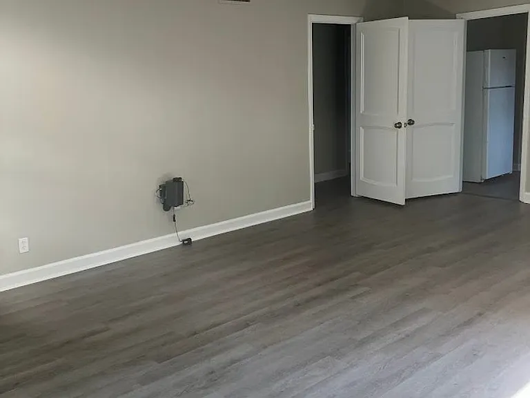 2063 Vineville Ave — Photo 4