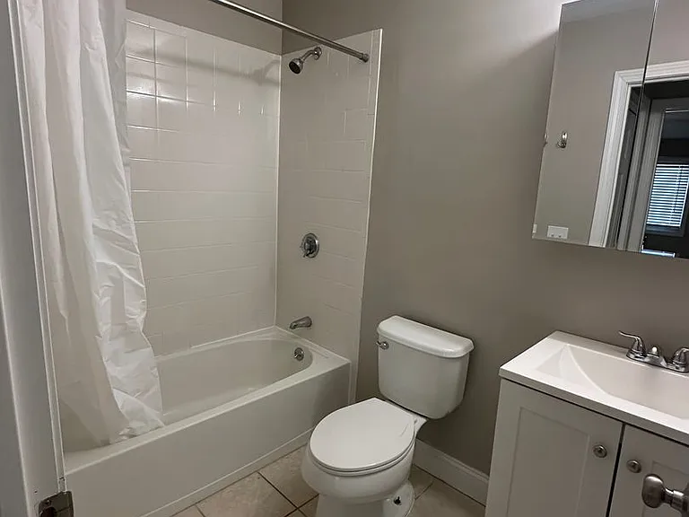 283-435 Oaklawn Ave #116 — Photo 3