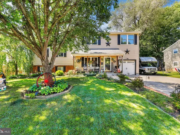 36 Manchester Ave, Marlton, NJ 08053