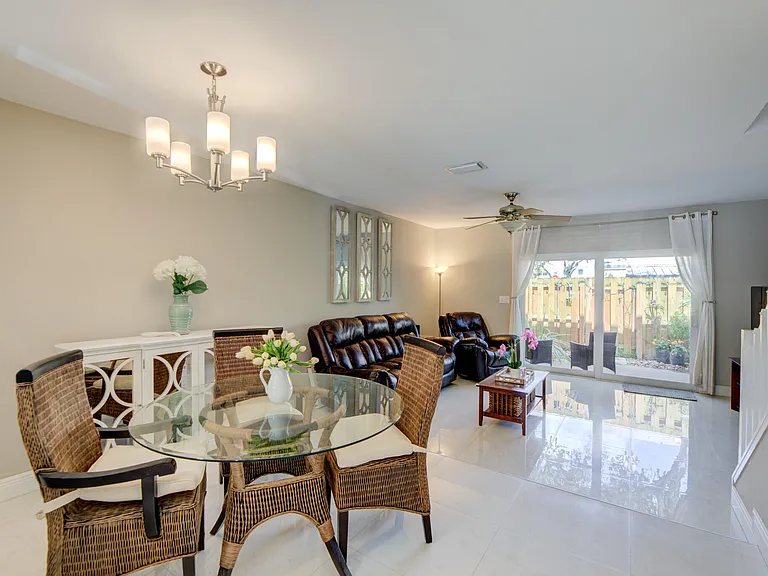 2900 Dorchester Ln #2900 — Photo 5