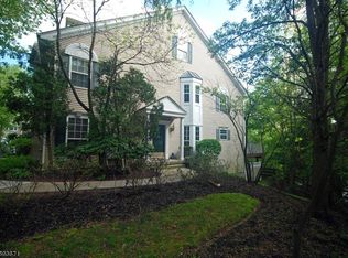 42 Musket Dr, Basking Ridge, NJ 07920