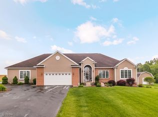 2076 Woodline Ave, North Lawrence, OH 44666