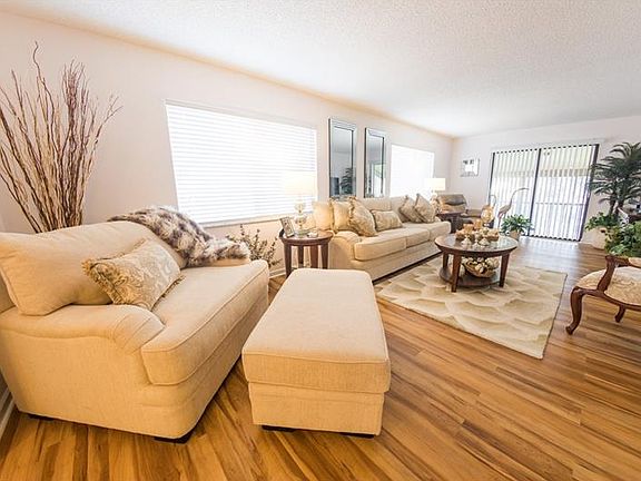 2nd image of 643 Yorkshire Ct APT C