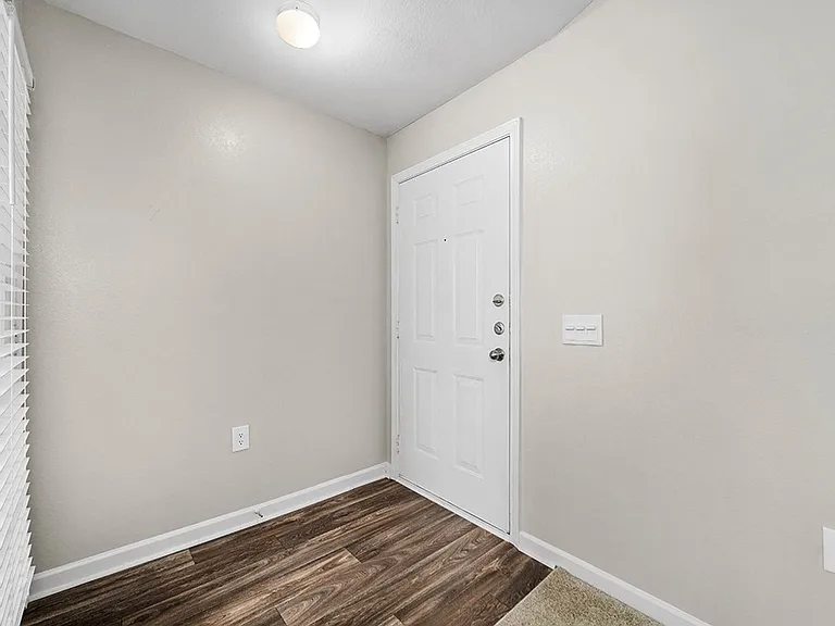Maple Village Apartments — Photo 111
