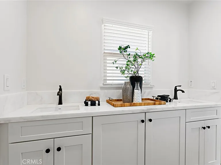 267 Olive St — Photo 15