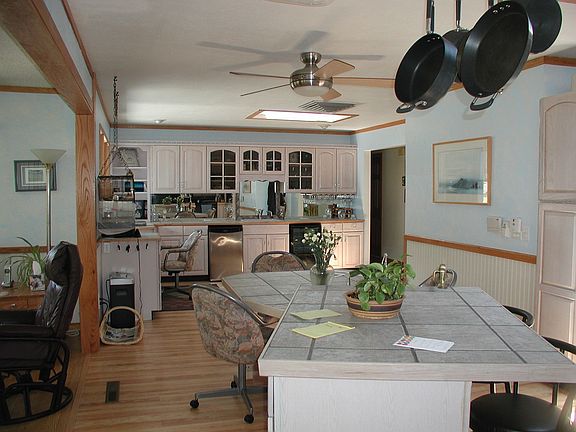 Huge kitchen/great room