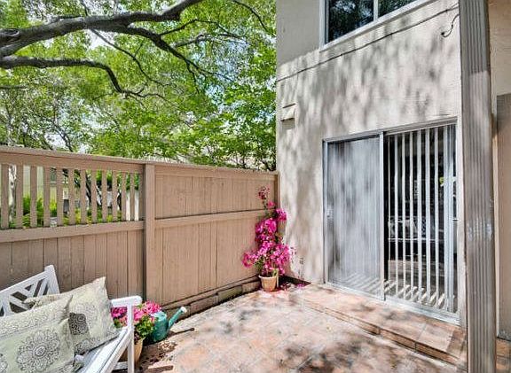3rd image of 19237 Vineyard Ln