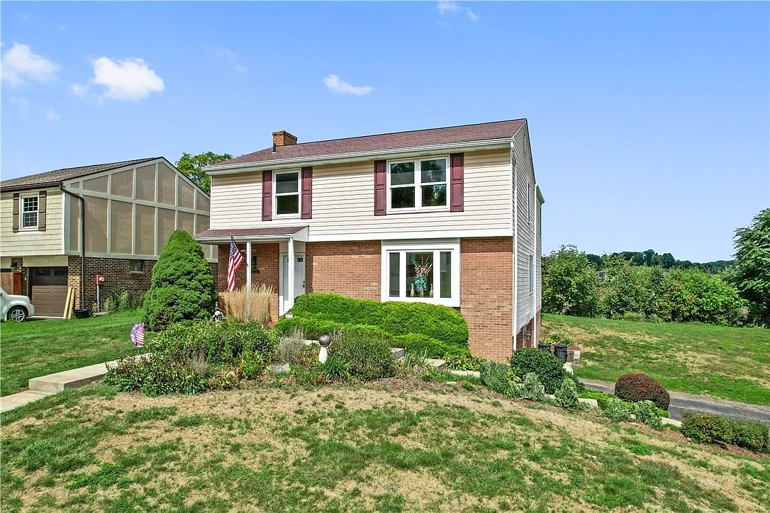 4060 Hill St photo 1