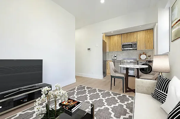 Rented by REAL New York | media 3