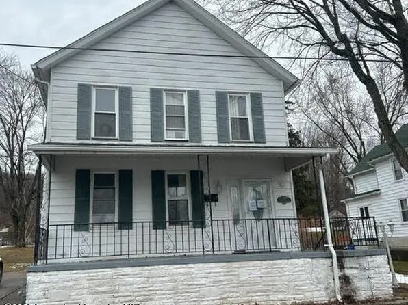 68 42nd St, Carbondale, PA 18407