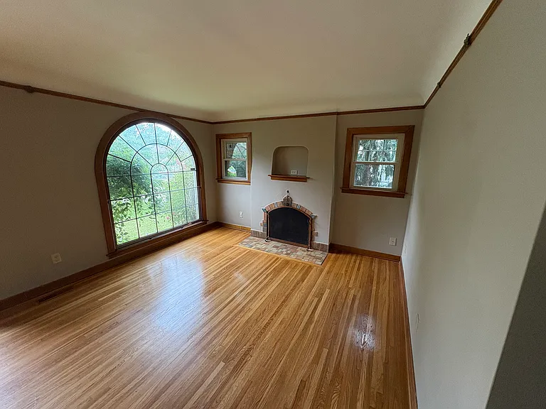 1512 W 16th Ave — Photo 3