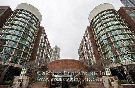 1st image of 440 N McClurg Ct APT 1