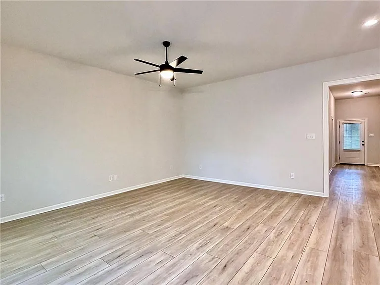43526 McLain Ln — Photo 3