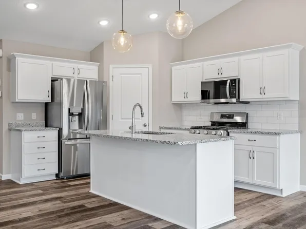 4736 8th Street Loop NE, Saint Cloud, MN 56304