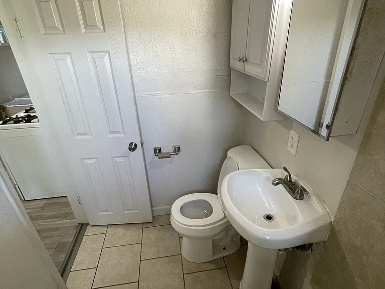 2915 Madison Ave — Photo 16
