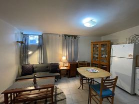 56 Hobson St
