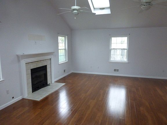 Family Room w/Gas Fireplace