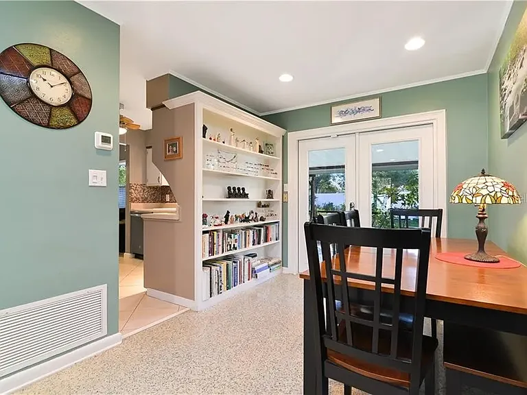 618 Burke St — Photo 19