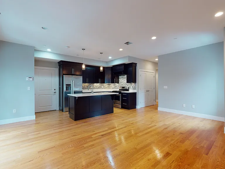41 W 2nd St #2 — Photo 7